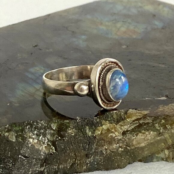Sterling Silver 925 Blue Flash Oval Bezel Set Labradorite Feldspar Ring Sz 6.25 - Picture 12 of 16